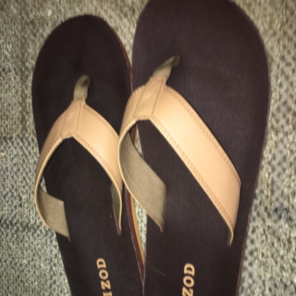 izod mens flip flops